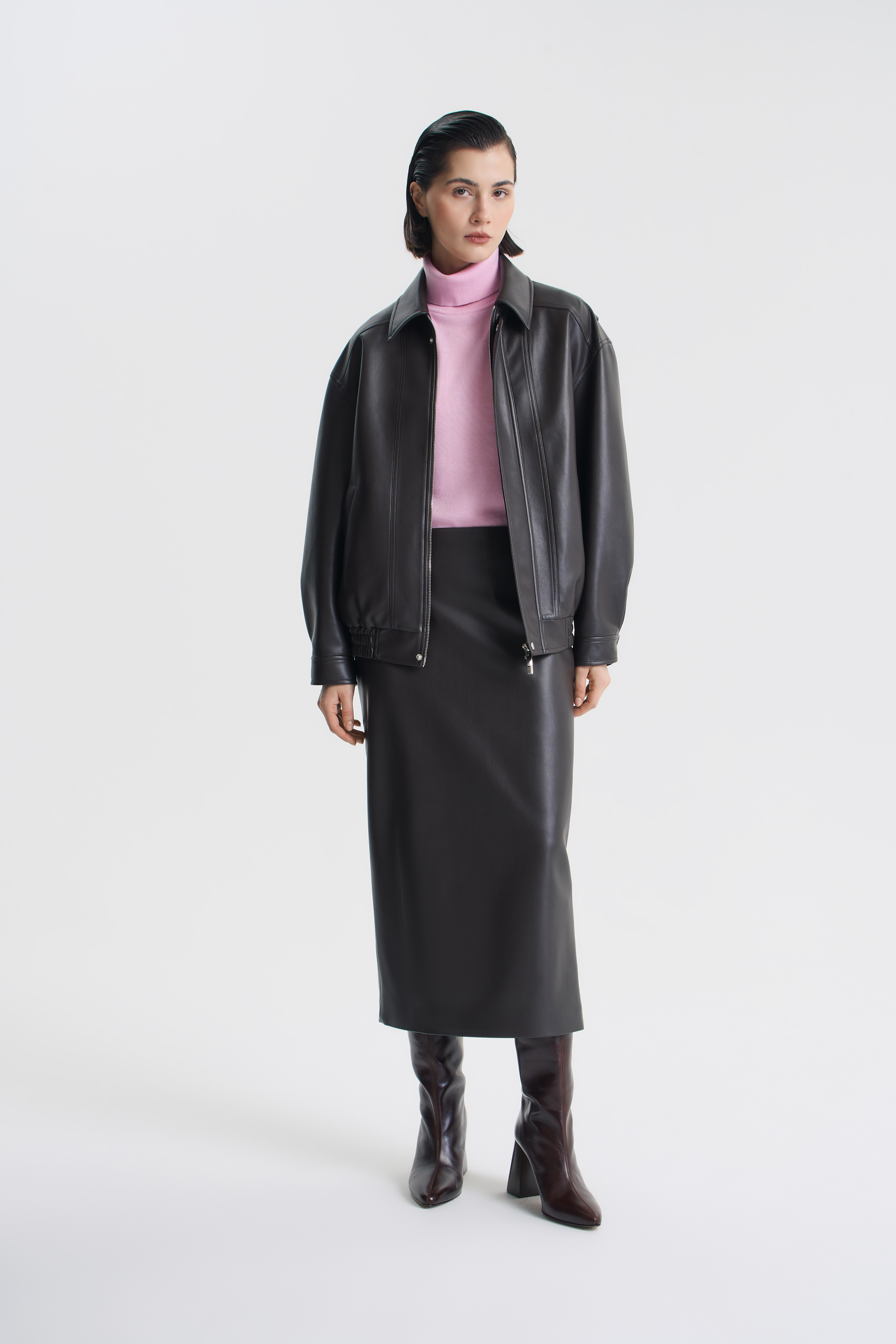 Бомбер оверсайз из экокожи