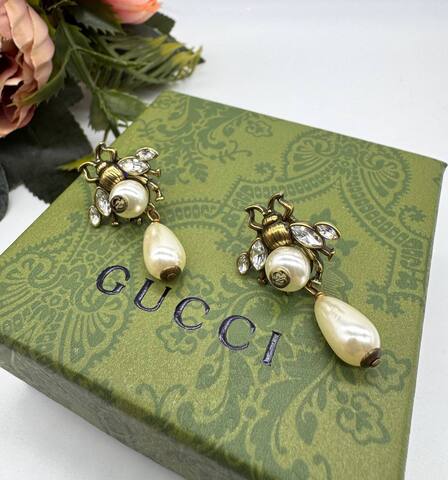 sergi-muhi-s-podveskami-iz-zhemchuga-style-by-gucci