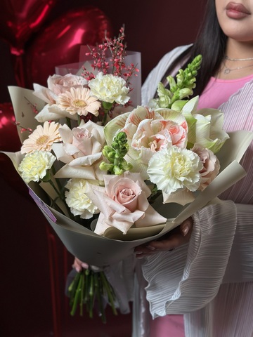 Сборный букет «Нежность в лепестках»