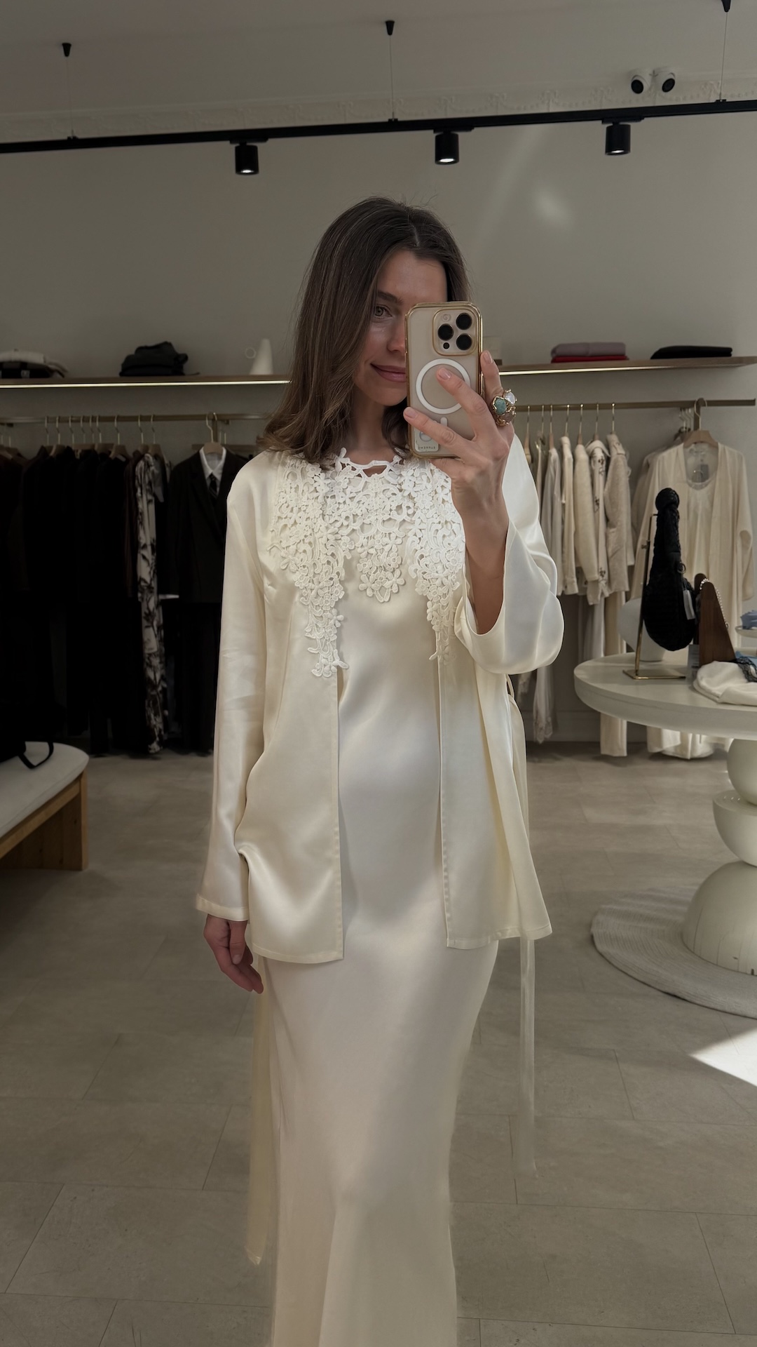 Накидка с кружевной аппликацией