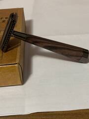 Станок для бритья закрытая голова деревянная с металлом ручка