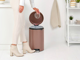 Мусорный бак newIcon с педалью 20 л, артикул 234026, производитель - Brabantia, фото 4