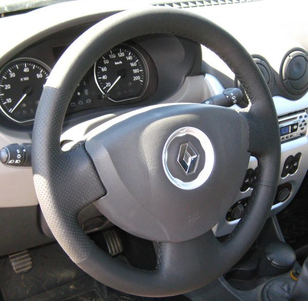 Кожаная оплетка на руль Renault Sandero 2008-2014 г.в.