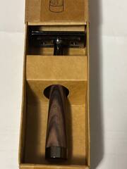 Станок для бритья закрытая голова деревянная с металлом ручка