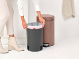 Мусорный бак newIcon с педалью 20 л, артикул 234026, производитель - Brabantia, фото 9