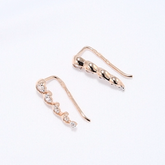 028047-sergi-ehlfy-zazhimy-iz-zolota-s-fianitami