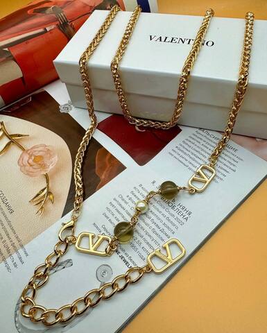 Пояс цепочка с бусинами в стиле VALENTINO