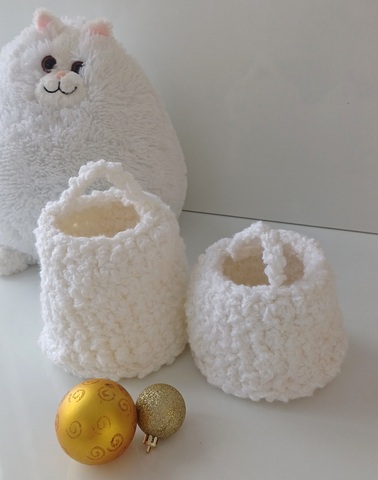 Набор вязаных корзин