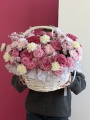 Цветочная корзина в розовых оттенках размер XL