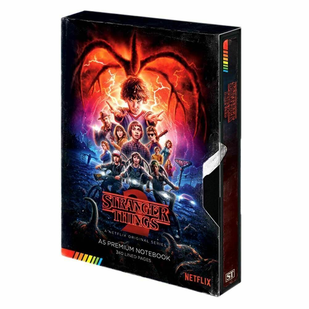 Stranger things книга. Беглянка макс йованофф бренна книга. Stranger things книга. Очень странные дела автор книги. Мистер бреннер очень странные дела.