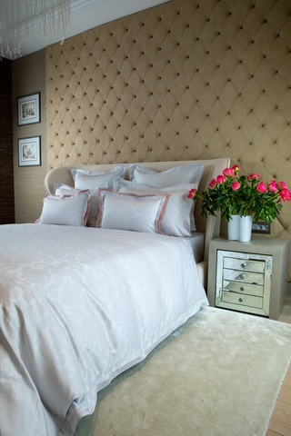 Постельное белье 2 спальное евро макси Сlaire Batiste Atelier Vienna серое с перламутром