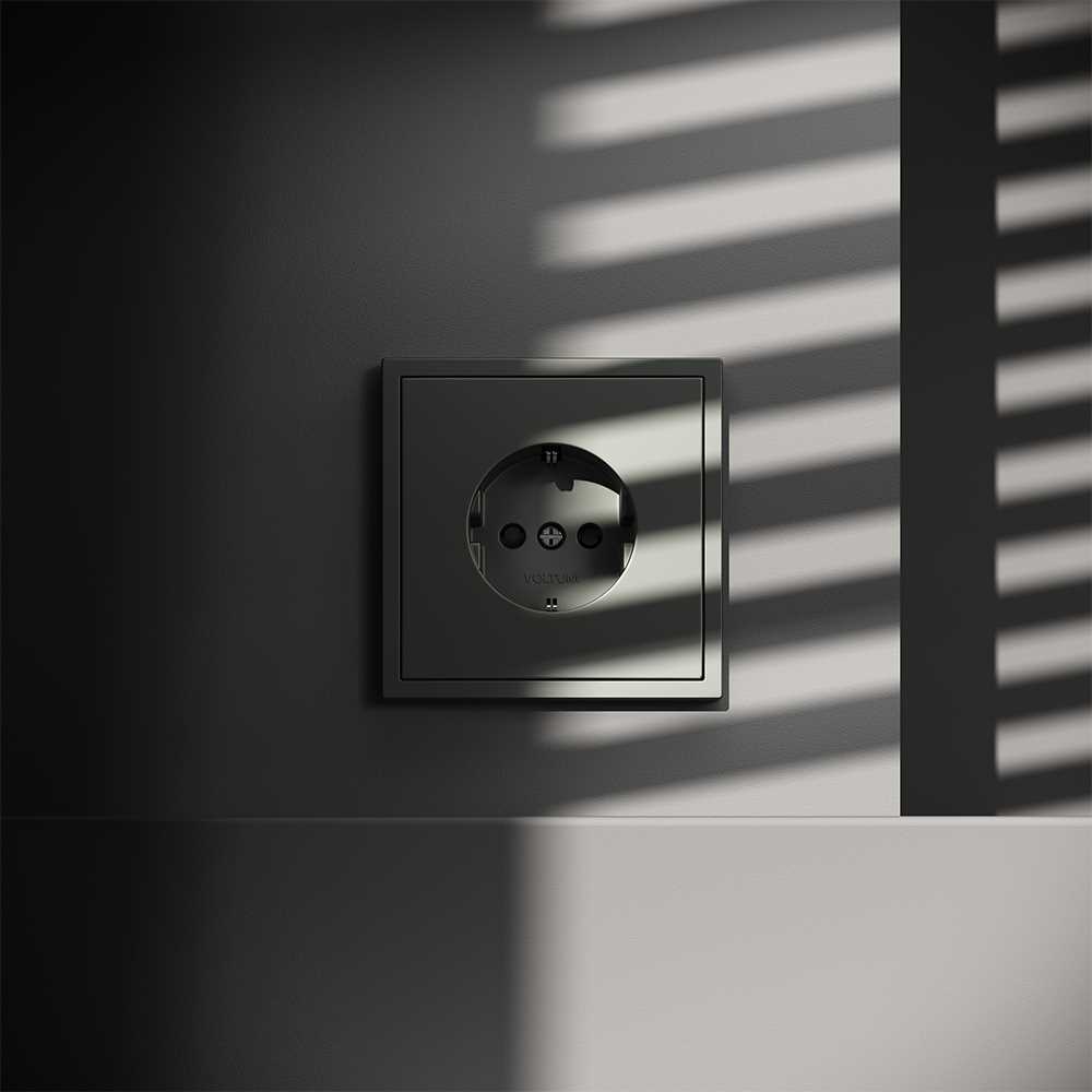Розетка встраиваемая Voltum S70 с заземлением и защитными шторками, 16А, (титан) VLS040206