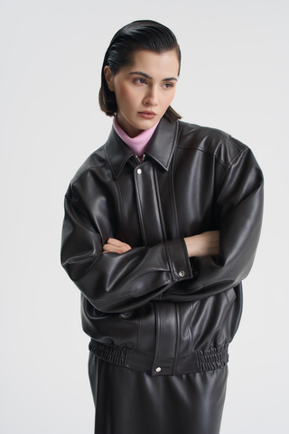 Бомбер оверсайз из экокожи