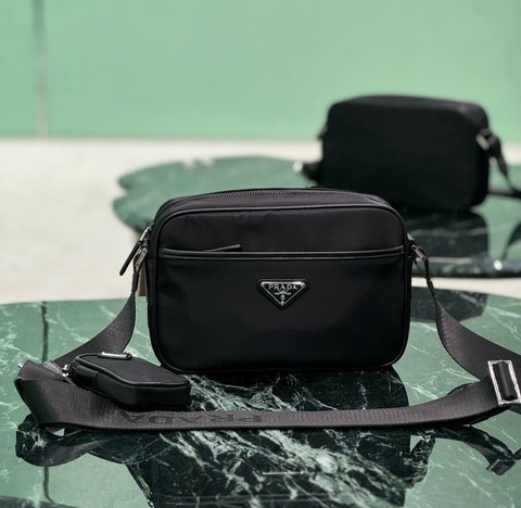 Сумка Prada на плечо из нейлона и сафьяновой кожи, черный