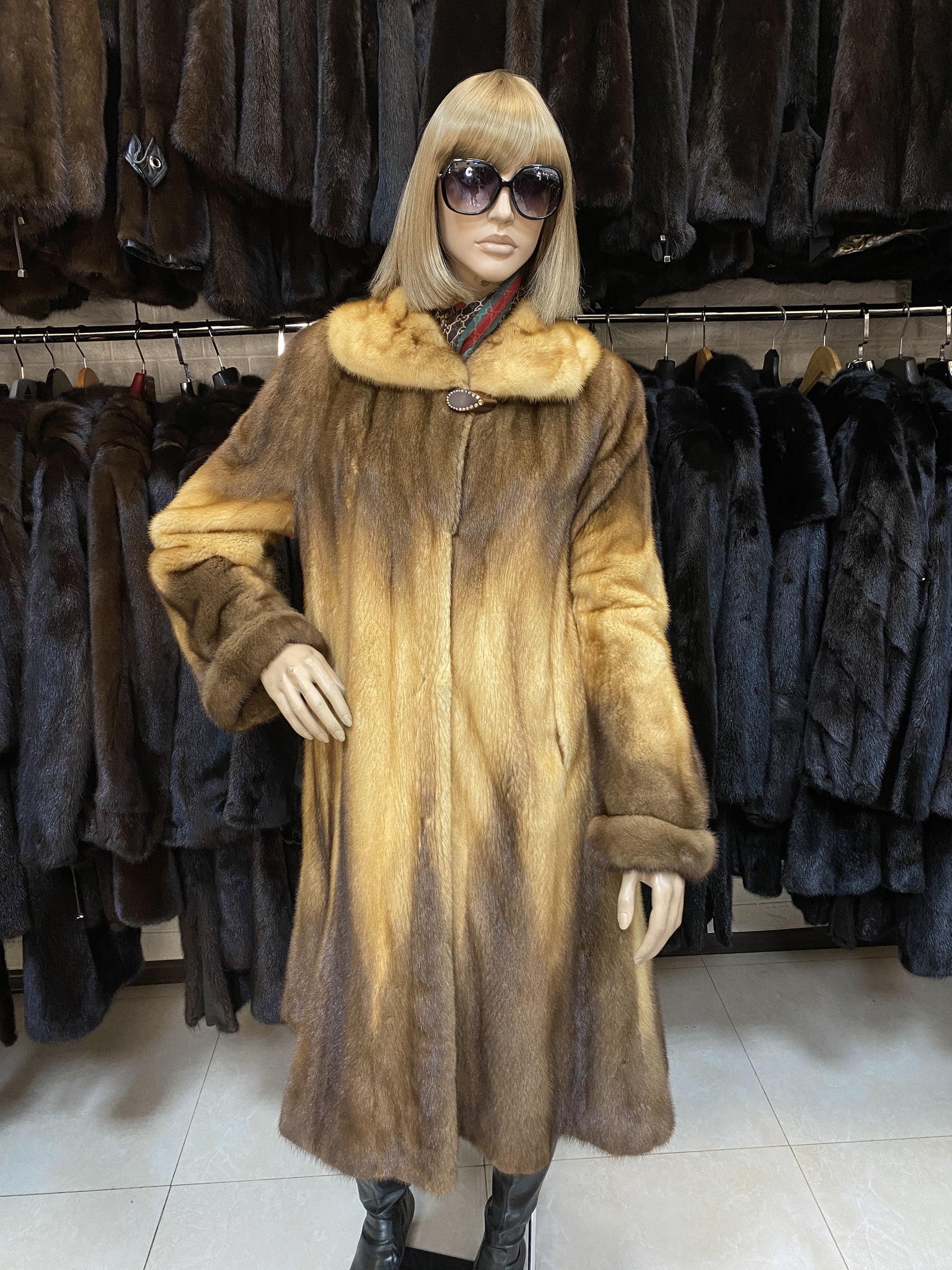 шубы 52. Tavena италия. шуба норковая 56 размер. шубы 52. итальянские норковые шубы с соболем.