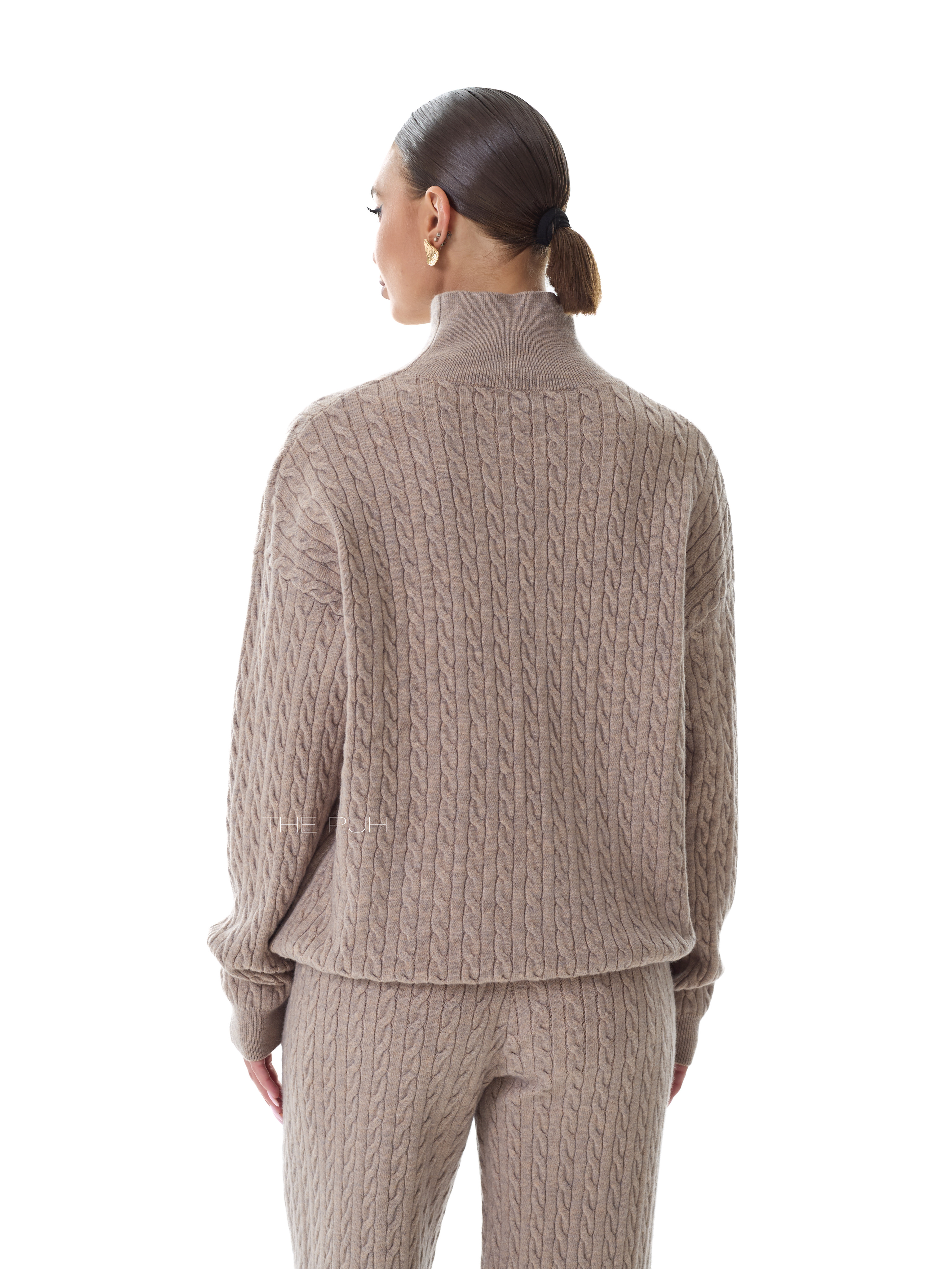 Трикотажный костюм цвета капучино в косичку