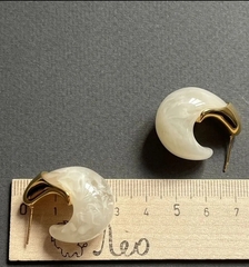 Серьги с подвеской капля с цветной вставкой из акрила в стиле CELINE