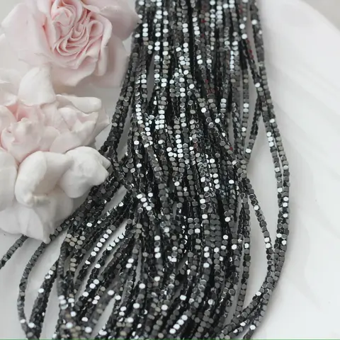 Гематин гематит, кубик усеченый, 2 мм, чёрный, 1 нить, ГМ100