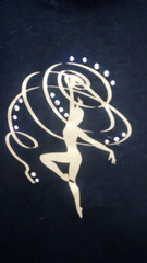 Футболка с аппликацией и стразами