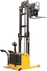 Штабелер самоходный 2,0 т 3,5 м TOR CQDH20A-II с выдвижными вилами (сопровождаемый)