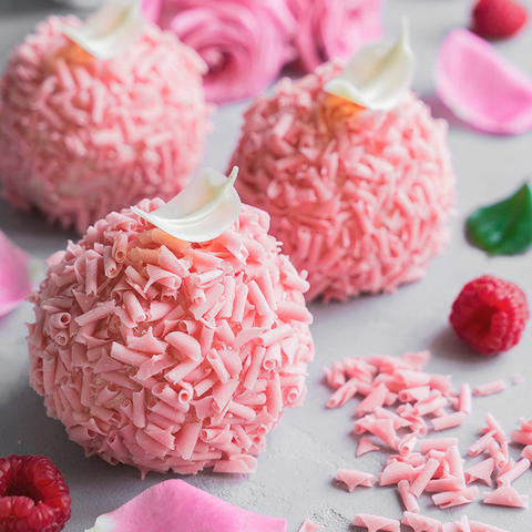 Шоколадная стружка розовая Barry Callebaut, 1 кг (CHF-BS-9STR-E0-07B)