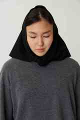 Косынка из костюмной черной шерсти