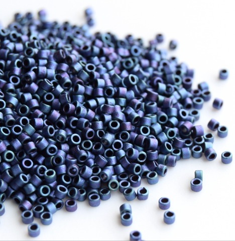 DB-1054 Бисер цилиндрический Миюки делика 11/0 Металлический матовый ирис Сливово-золотой/Miyuki delica 11/0 Metallic matte iris Plum gold