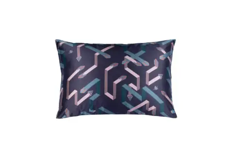 Наволочка 50x70 Mollen Чернильница ежевично-черная хлопковая