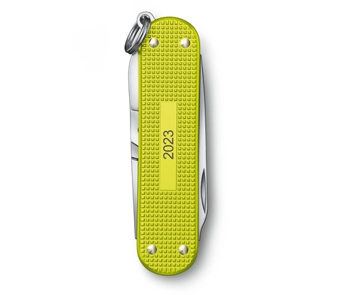 Нож-брелок Victorinox Classic Alox LE 2023, 58 mm, Electric Yellow (0.6221.L23)