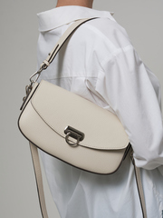 Сумка на плечо багет Azaro 31049 светлый крем