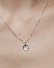 Медальон с отпечатком лепестка гортензии