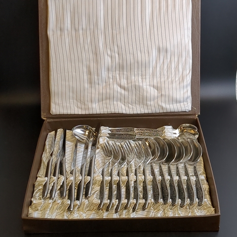 Набор столовых приборов "Новинка-2" - СССР - 24 предмета - нерж.