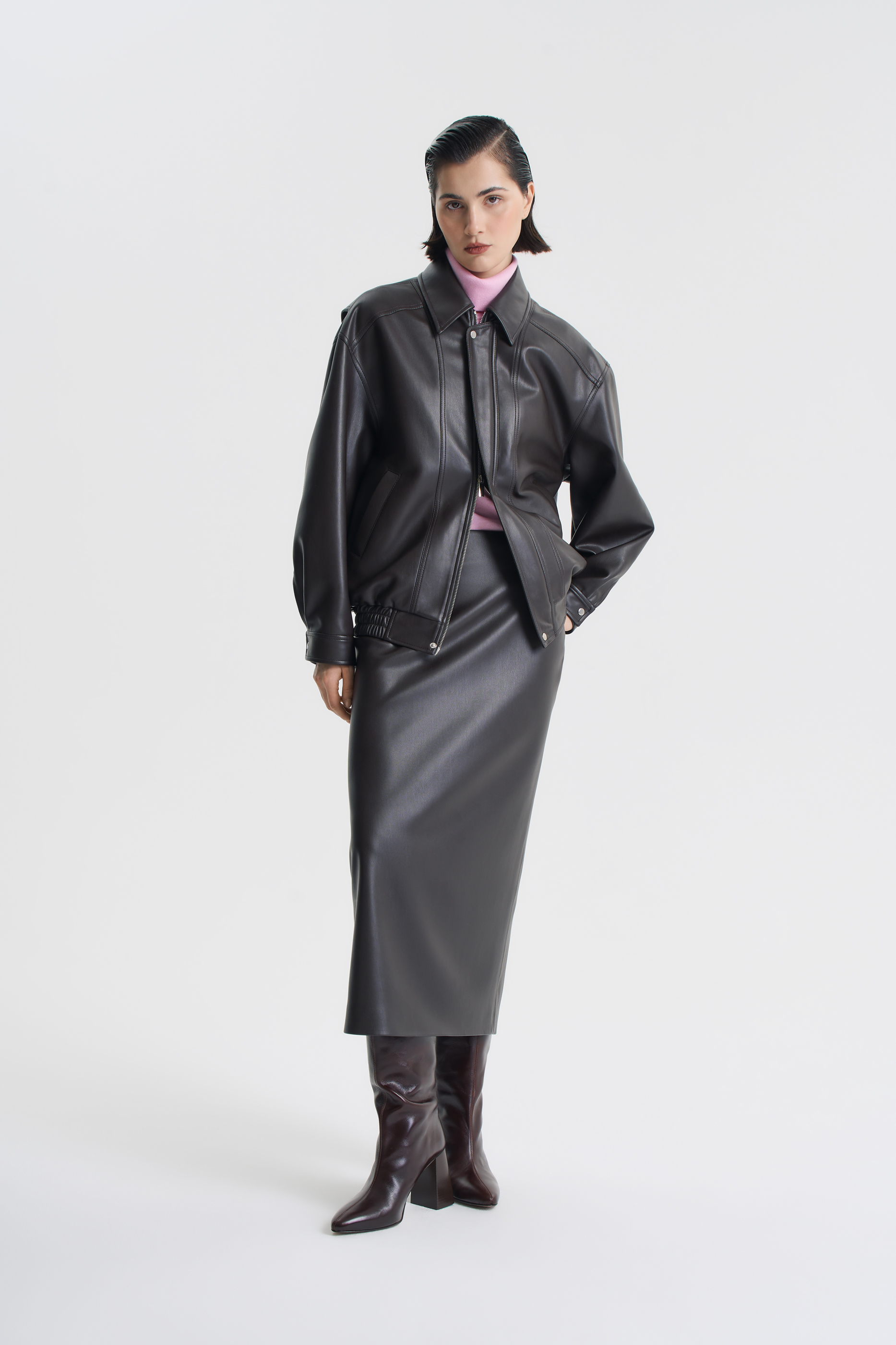 Бомбер оверсайз из экокожи