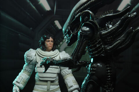Фигурка Чужой Гигера Alien 40th Anniversary