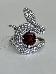 Змея  (кольцо из серебра)