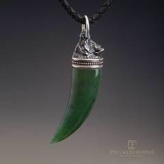 Амулет Клык Вепря. Зелёный нефрит