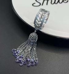 4804- Кольцо из серебра с кисточкой с цирконами огранки бриолет