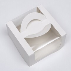 Коробка для мини торта 14х14х8 см с ручкой и окном