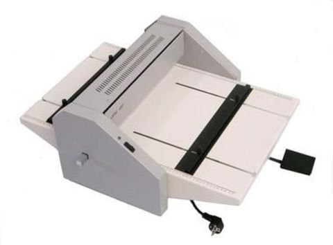 Электрическая биговальная машина Cyklos GРM - 450: тип биговки/перфорации: электрическая, максимальная раб.ширина: 450мм, плотность бумаги биговка: до 400г/м2, плотность бумаги перфорация: до 250г/м2, ширина бига: 1,2 / 1,5 / 1,8 мм, бигов на лист: 4