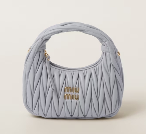 Сумка-хобо Miu Miu Wander matelassé nappa, жемчужный серый