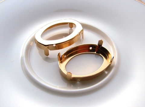 Оправа для овала 30*20 мм с покрытием под золото. Swarovski 4127