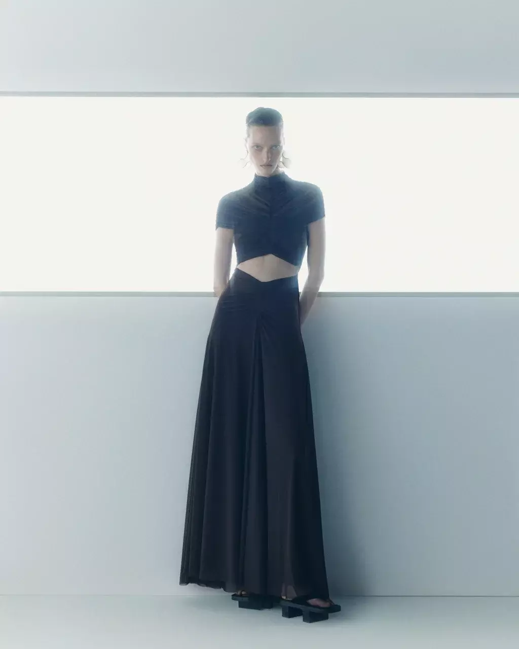 Платье из сетки коричневое