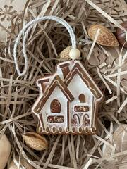 Домик белый с золотом. Подвеска FG-165