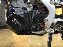 Пластиковая защита KTZ для мотоцикла ZUUMAV FX NC 450 (ZS194MQ)