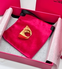 Кольцо печатка с белой эмалью в стиле Schiaparelli