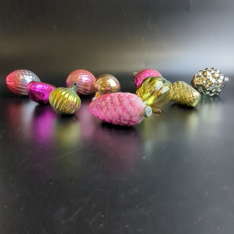 Ёлочные игрушки набор из 10 разных штук, малинки, колокольчик и др, стекло, подвесные, винтаж времён СССР 1960-1990 гг. Советские ёлочные игрушки и украшения. Состояние и комплектация на фото.