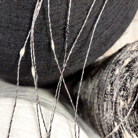 Лен (35%) с люрексом и шишибриками NODINO DI LINO 600 черный с бежевым