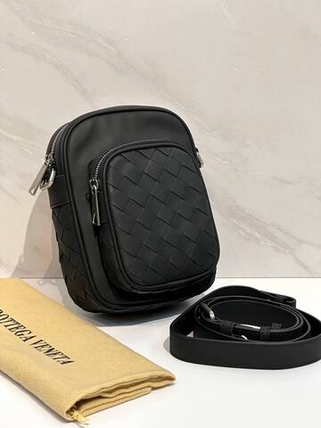 Сумка Bottega Veneta через плечо