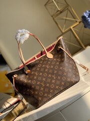 Louis Vuitton Neverfull MM