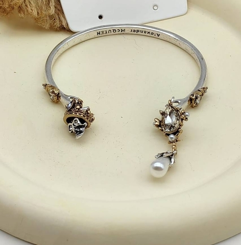5325- Браслет с подвесками черепами в стиле Alexander McQueen